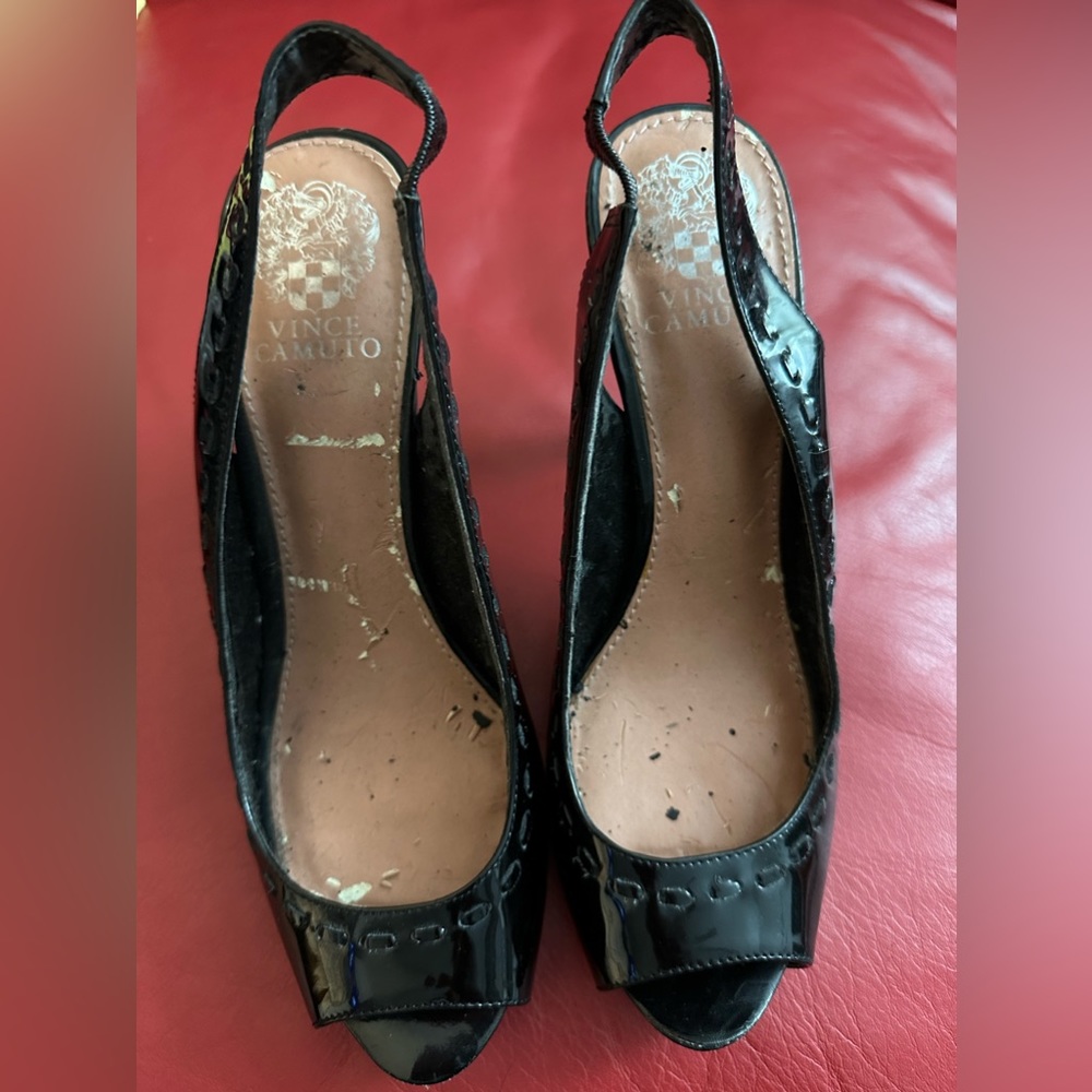Vince Camuto shoe size  8.5. Black patent leather 4in heel — small platform